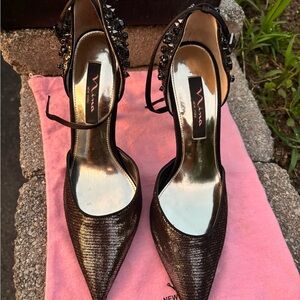 Nina Black High Heeled Slingback Pumps